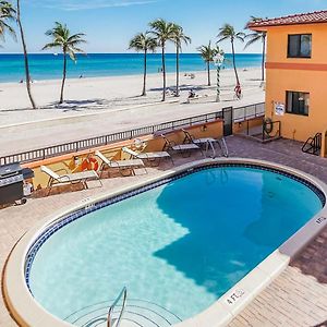 Hollywood Sands Resort
